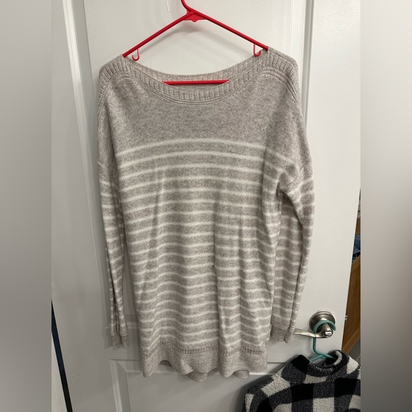 Women’s sweater - Picture 1 of 3